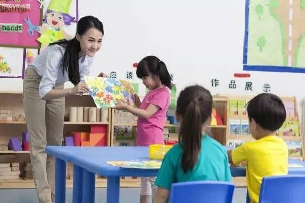 高中毕业可以直接去读幼师吗？一定要考大专吗