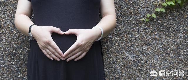 老婆怀孕了，禁止她玩手机，应该让她看什么书解闷又对胎儿宝宝好？