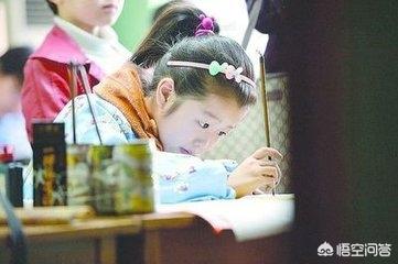 小孩从小就被父母送去学习各种特长和技能，你觉得这样好吗？为什么？