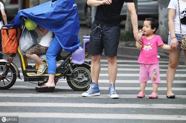 针对大班幼儿爱告状的行为，怎么做比较好？