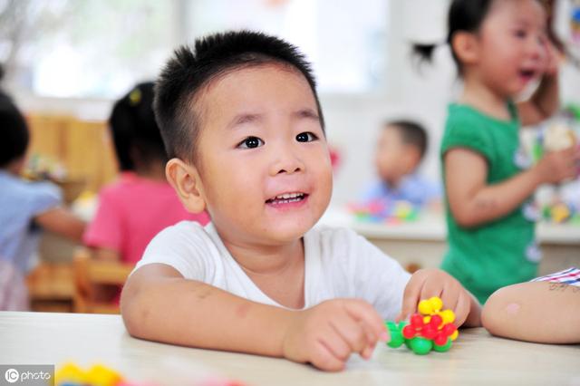 针对大班幼儿爱告状的行为，怎么做比较好？