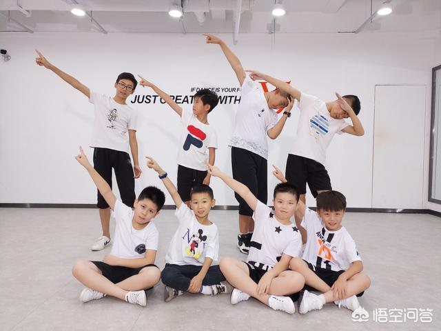 小朋友几岁学舞蹈合适？男孩应该学哪种舞蹈？