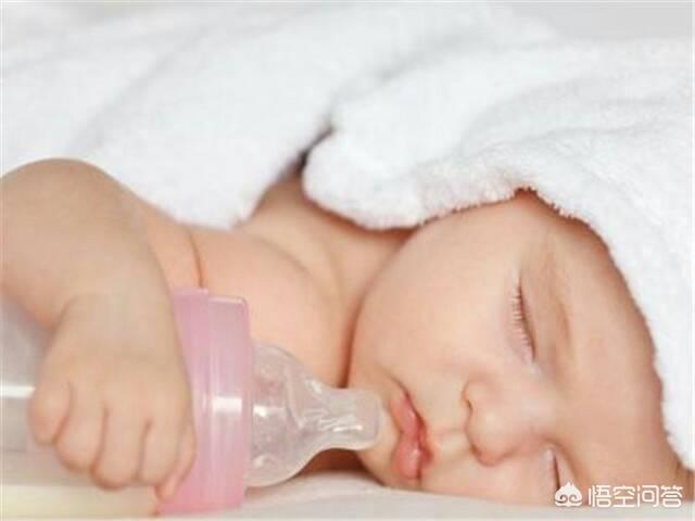 婴儿的小动作有什么含义？