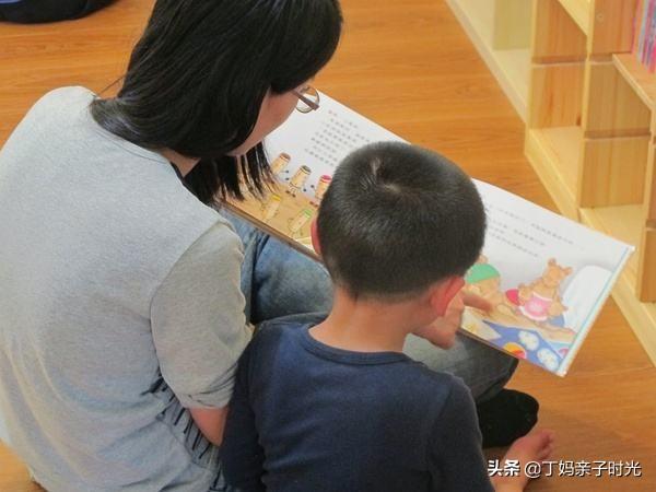 家长要如何给孩子读一本绘本或者讲一个故事？