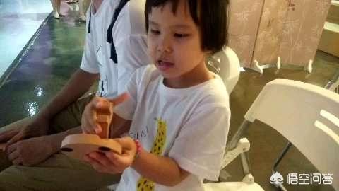 幼儿通过欣赏儿童文学作品可以学到哪些艺术性语言？