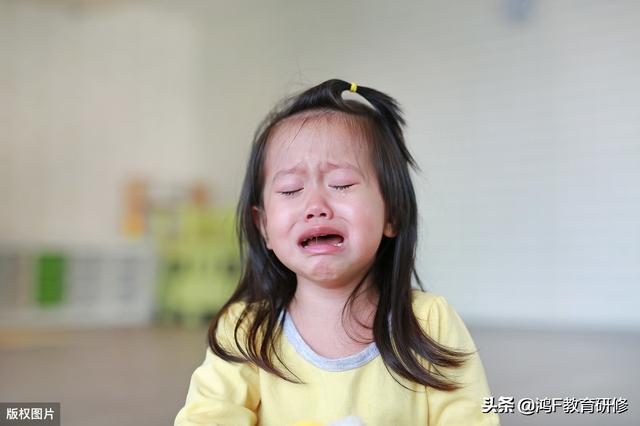面对孩子哭闹耍脾气，作为父母有哪些行为是一定不能做的，要注意什么？