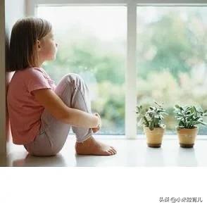 作为幼儿教师班上有孤独症的孩子该采取什么措施？