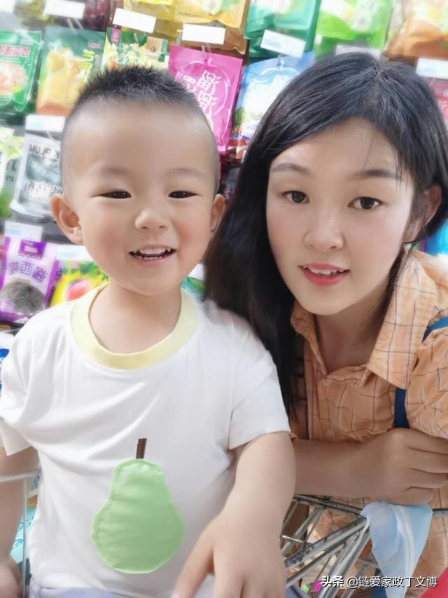 幼儿运动技能的形成与发展经过哪四个阶段？